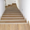 1722429402 obklad schodu laminatovou podlahou 1 100x100 Obklady schodů